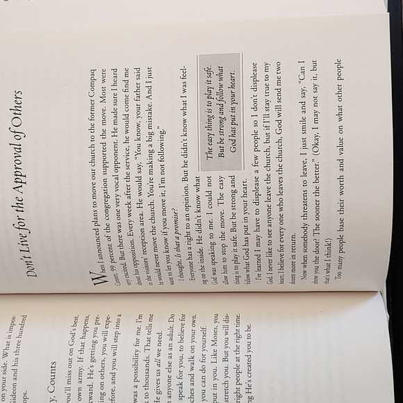 📔2 HARDBACK JOEL OSTEEN BOOKS - Every Day A Friday & Think Better Live Better📔 - Picture 5 of 11